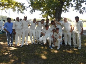 L'équipe de Cricket suite à la victoire face à Lyon